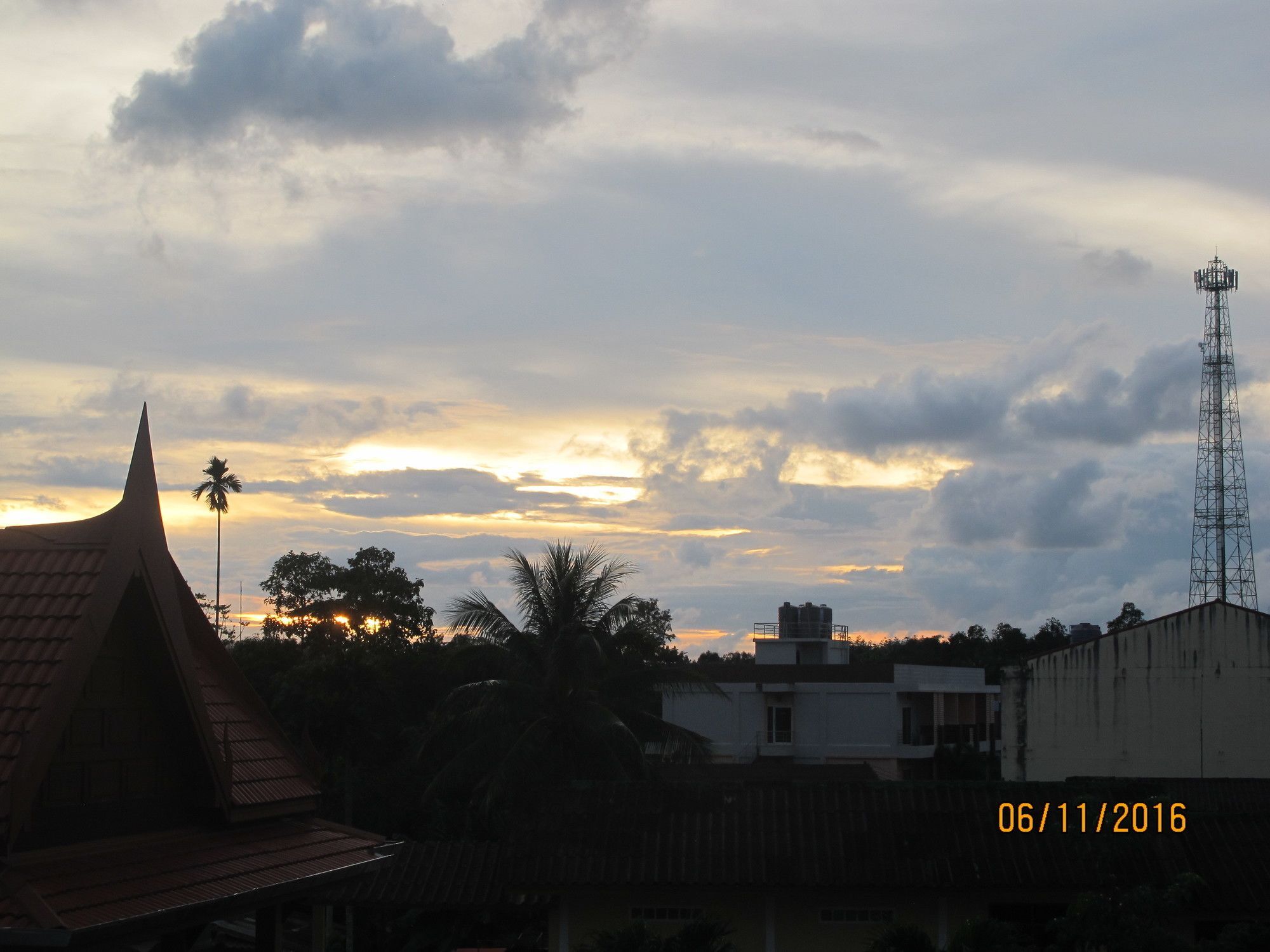 S2 Residence Ao Nang Bagian luar foto